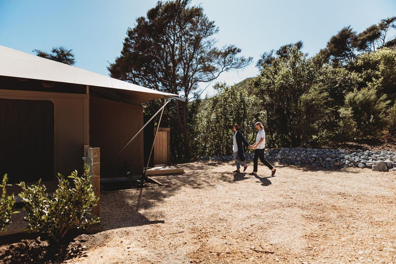 Drift Off Grid Luxury Eco Glamping Hotell Tarakohe Exteriör bild