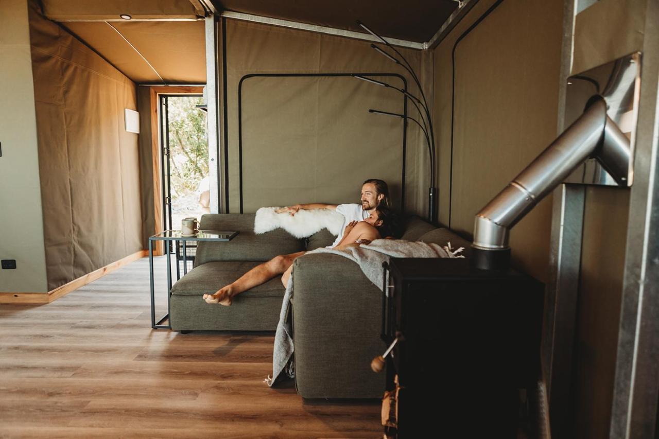 Drift Off Grid Luxury Eco Glamping Hotell Tarakohe Exteriör bild