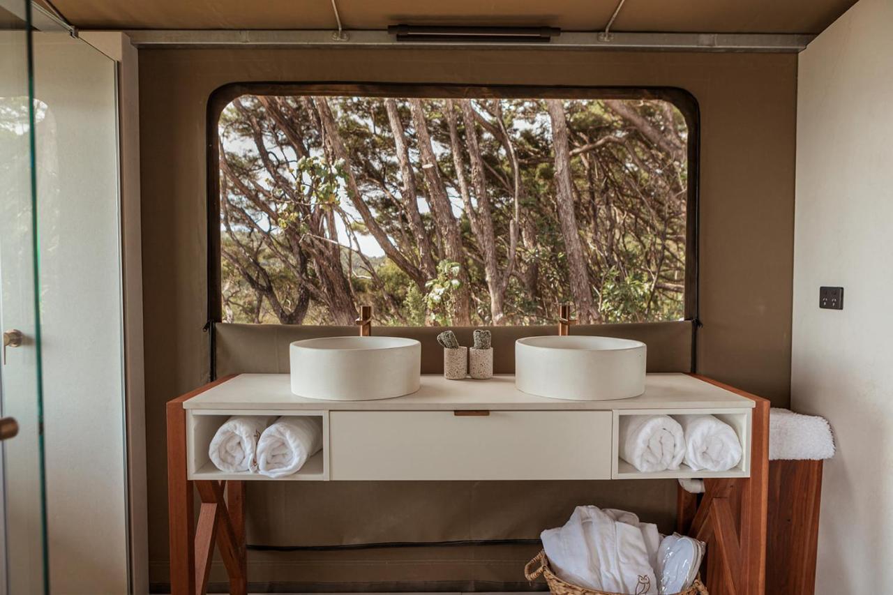 Drift Off Grid Luxury Eco Glamping Hotell Tarakohe Exteriör bild