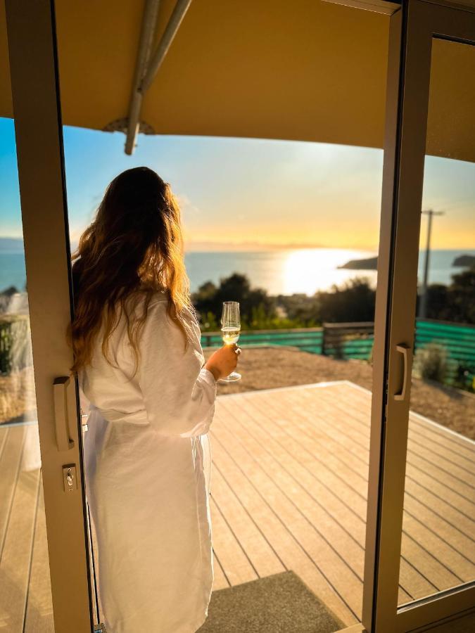 Drift Off Grid Luxury Eco Glamping Hotell Tarakohe Exteriör bild