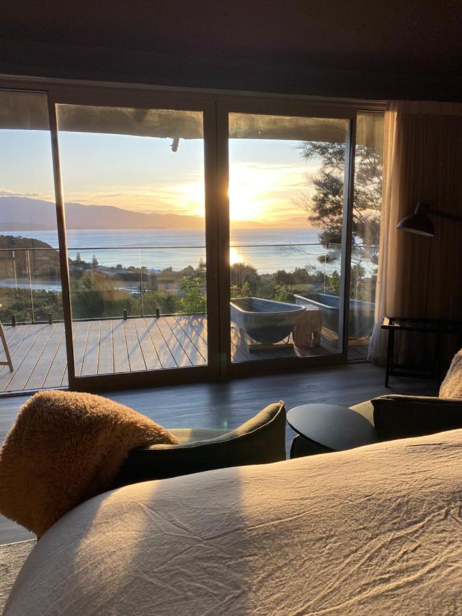 Drift Off Grid Luxury Eco Glamping Hotell Tarakohe Exteriör bild